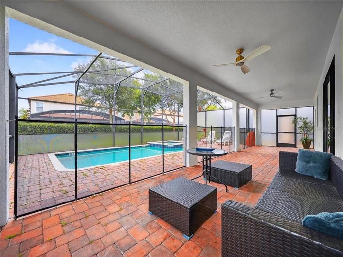 Image No.44-8 Bed Property for sale