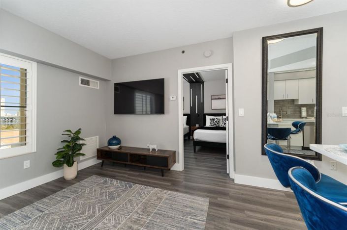 Image No.10-1 Bed Property for sale