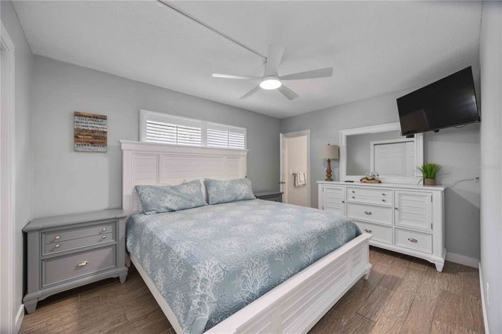 Image No.17-4 Bed Property for sale