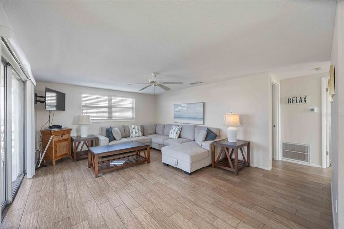 Image No.37-4 Bed Property for sale