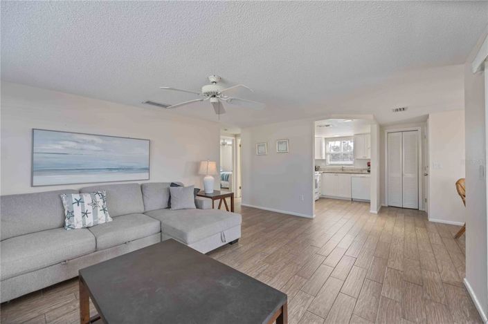 Image No.40-4 Bed Property for sale