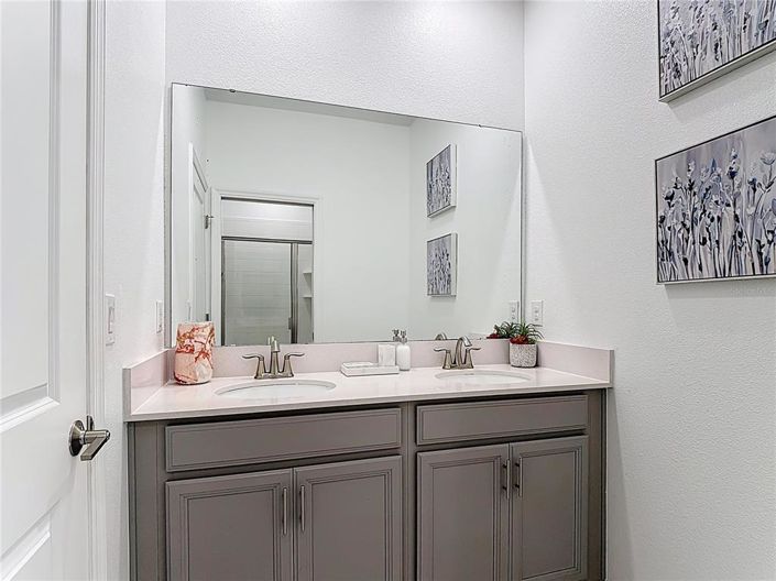 Image No.29-5 Bed Townhouse for sale