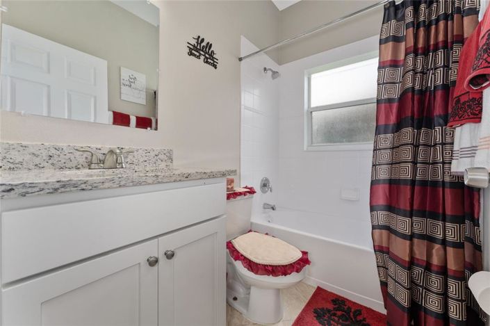 Image No.28-3 Bed Property for sale