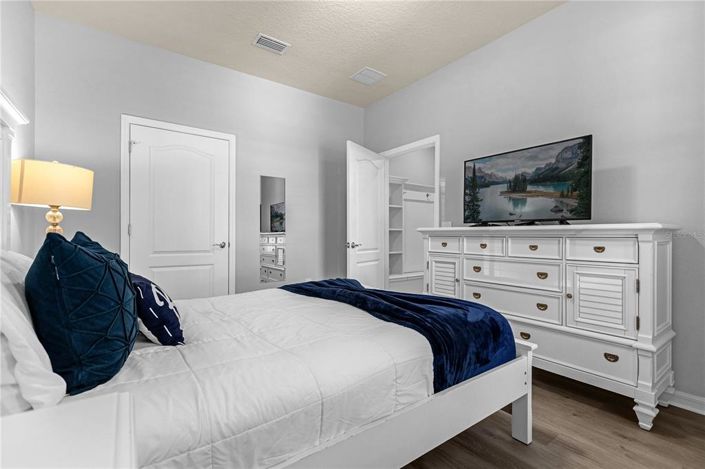 Image No.17-4 Bed Townhouse for sale