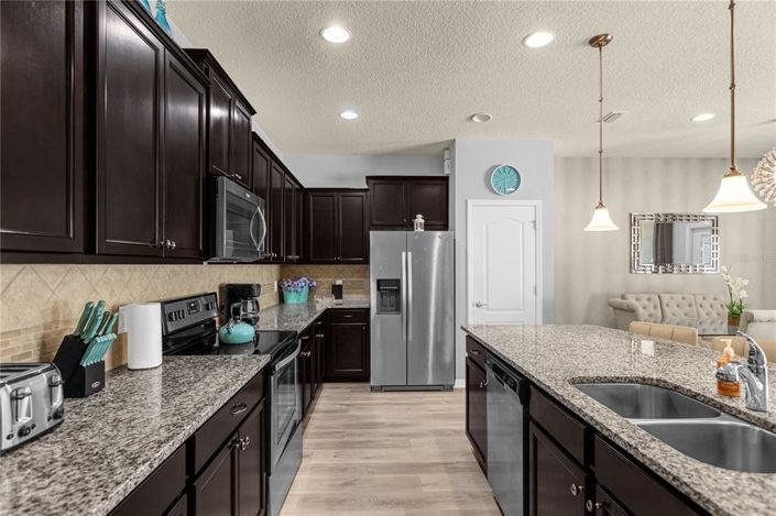 Image No.20-4 Bed Townhouse for sale