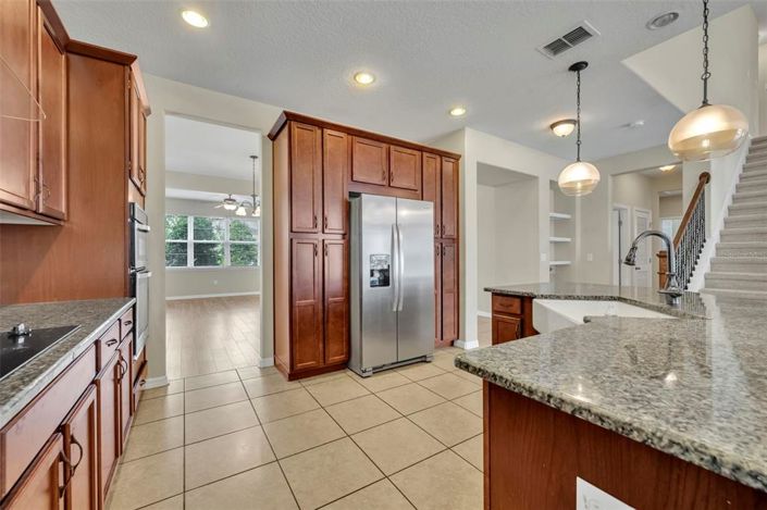 Image No.19-5 Bed Property for sale