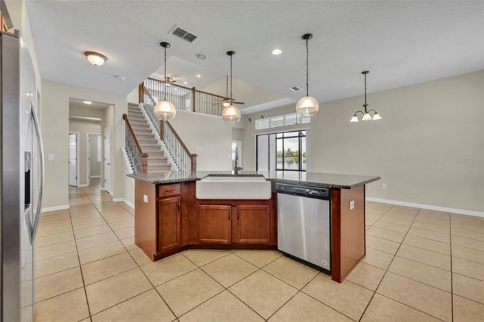 Image No.22-5 Bed Property for sale