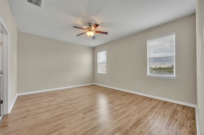 Image No.26-5 Bed Property for sale