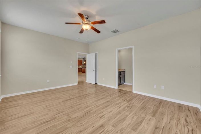 Image No.27-5 Bed Property for sale