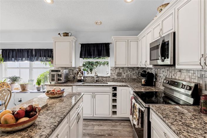 Image No.11-4 Bed Property for sale