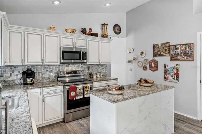 Image No.13-4 Bed Property for sale