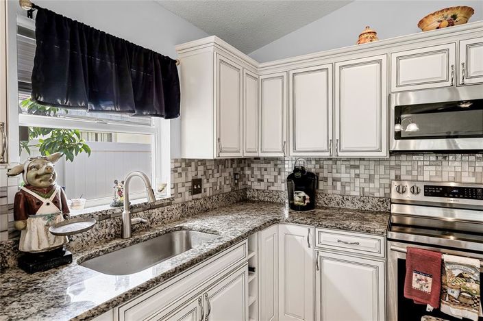 Image No.14-4 Bed Property for sale