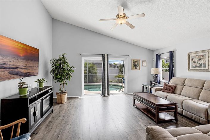 Image No.16-4 Bed Property for sale