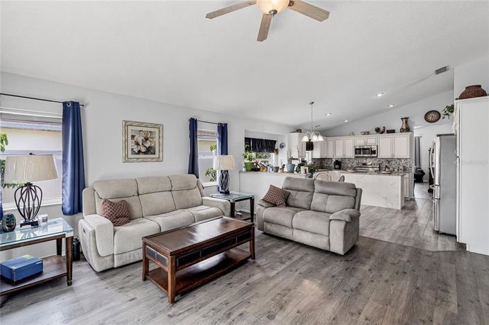 Image No.19-4 Bed Property for sale