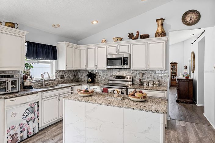 Image No.9-4 Bed Property for sale