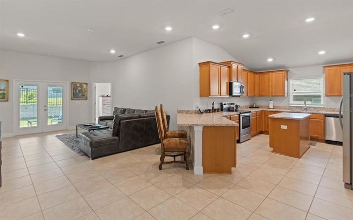 Image No.2-4 Bed Property for sale