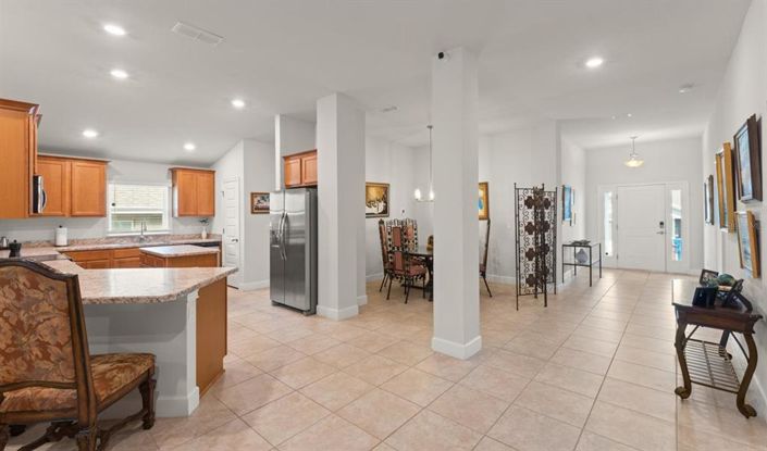 Image No.4-4 Bed Property for sale