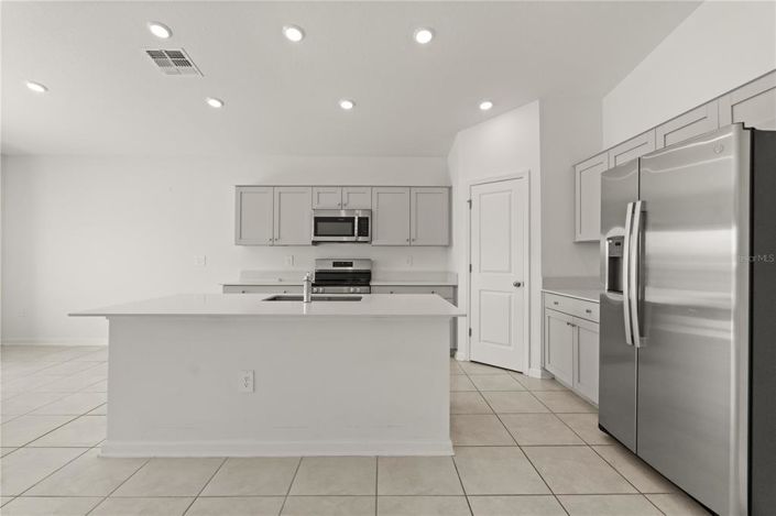 Image No.9-4 Bed Property for sale