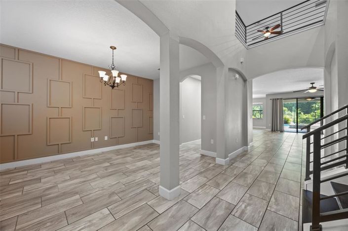 Image No.12-6 Bed Property for sale