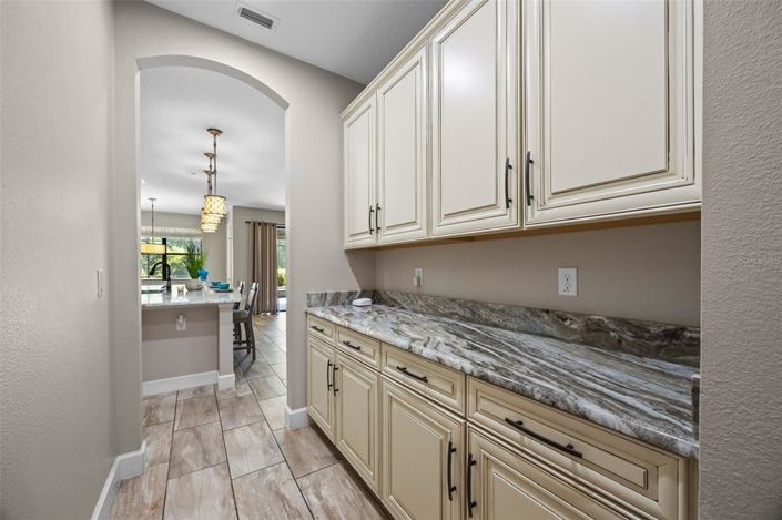 Image No.29-6 Bed Property for sale