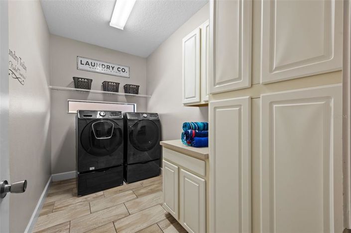 Image No.31-6 Bed Property for sale