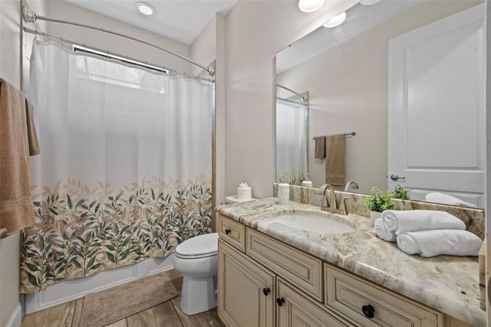 Image No.32-6 Bed Property for sale