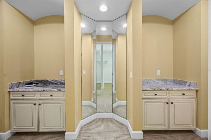 Image No.35-6 Bed Property for sale