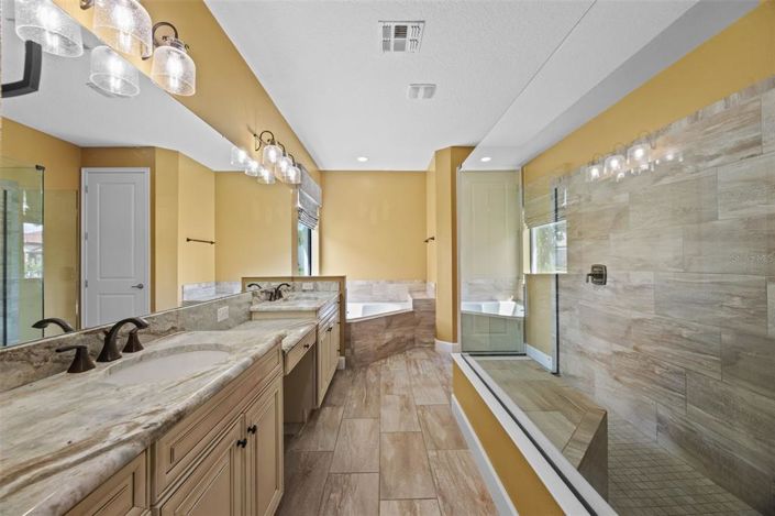 Image No.37-6 Bed Property for sale