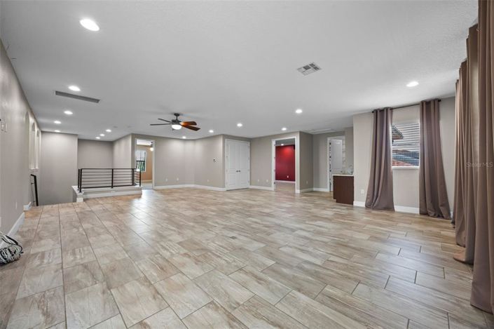 Image No.40-6 Bed Property for sale