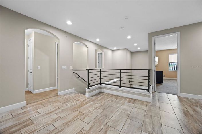 Image No.41-6 Bed Property for sale