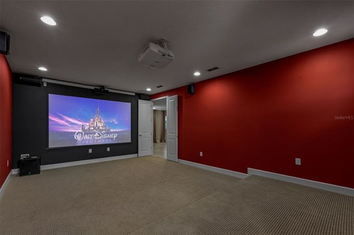 Image No.51-6 Bed Property for sale