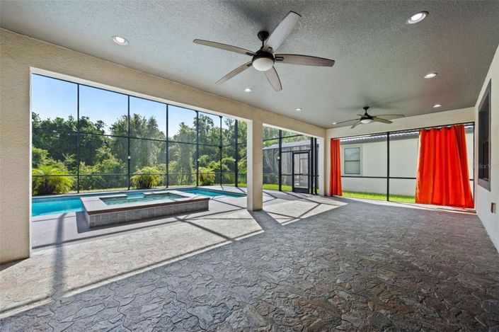 Image No.57-6 Bed Property for sale