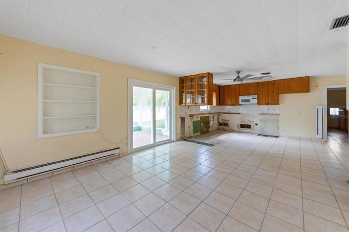 Image No.16-4 Bed Property for sale