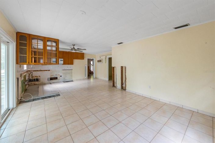 Image No.17-4 Bed Property for sale