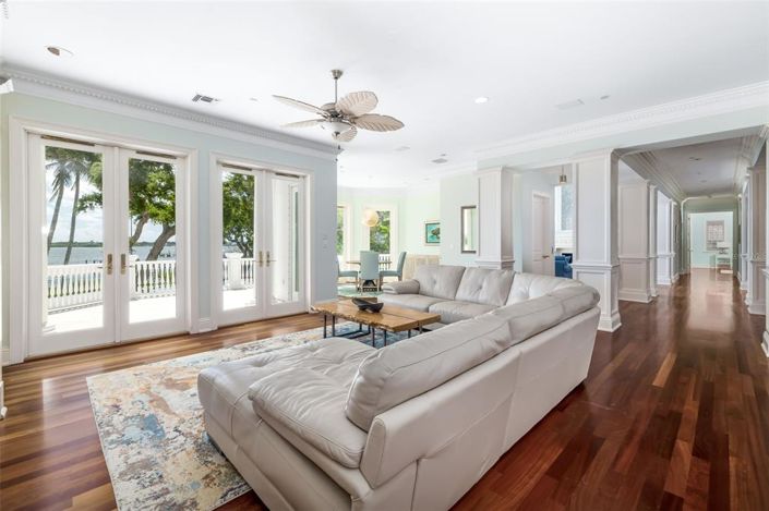 Image No.12-4 Bed Property for sale