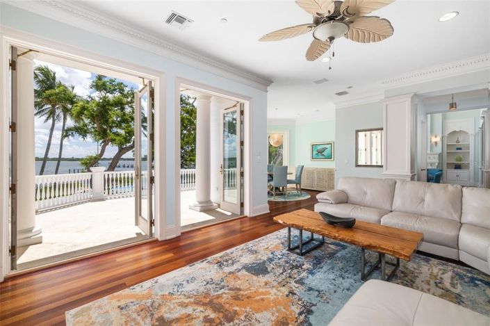 Image No.27-4 Bed Property for sale