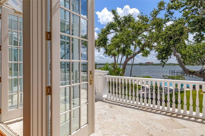 Image No.28-4 Bed Property for sale