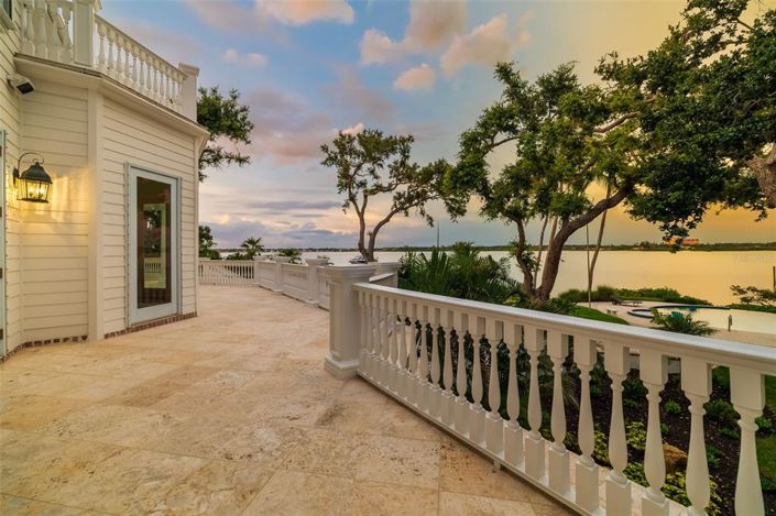 Image No.32-4 Bed Property for sale