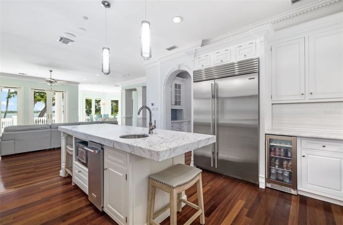 Image No.40-4 Bed Property for sale