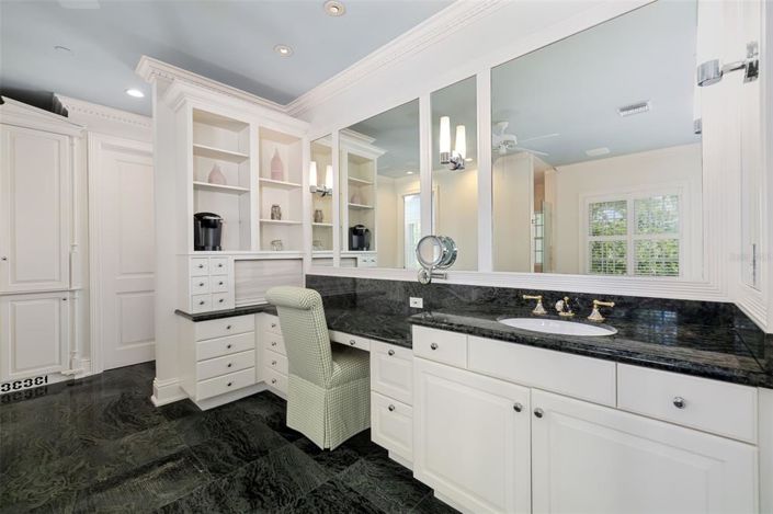 Image No.53-4 Bed Property for sale