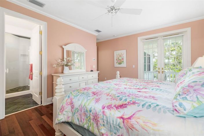 Image No.57-4 Bed Property for sale