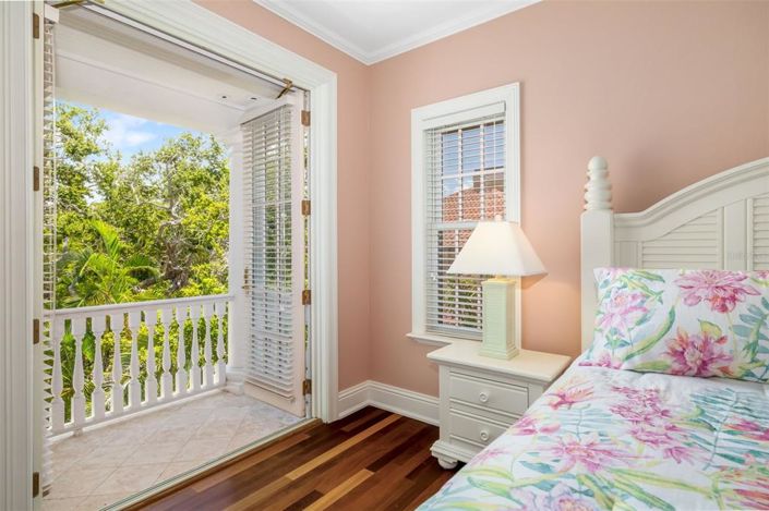 Image No.58-4 Bed Property for sale