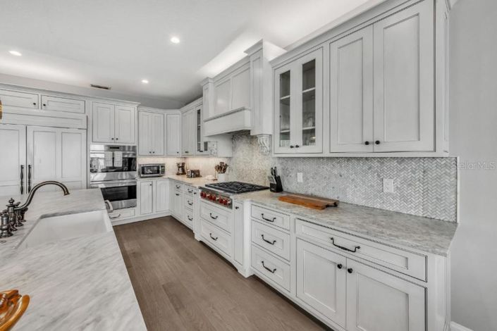 Image No.15-5 Bed Property for sale