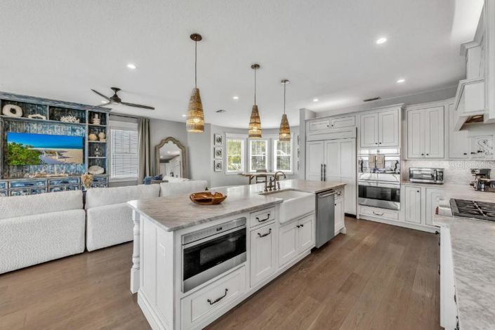 Image No.16-5 Bed Property for sale