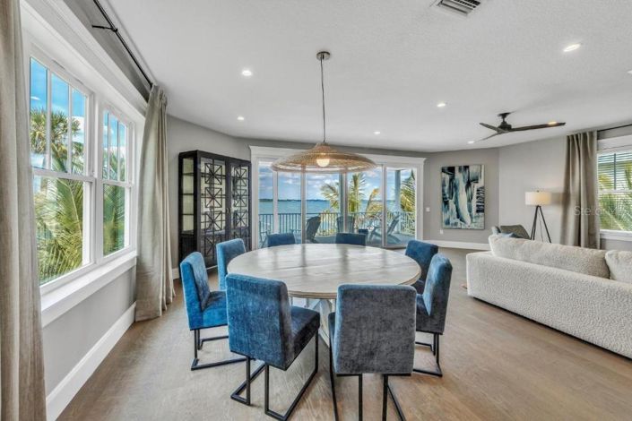 Image No.17-5 Bed Property for sale