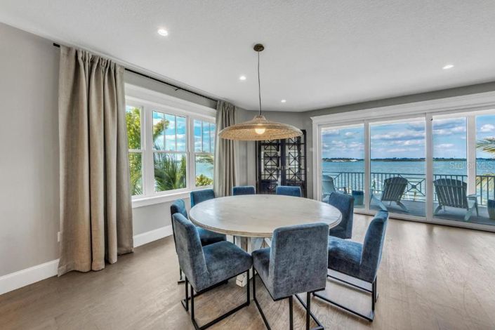 Image No.18-5 Bed Property for sale