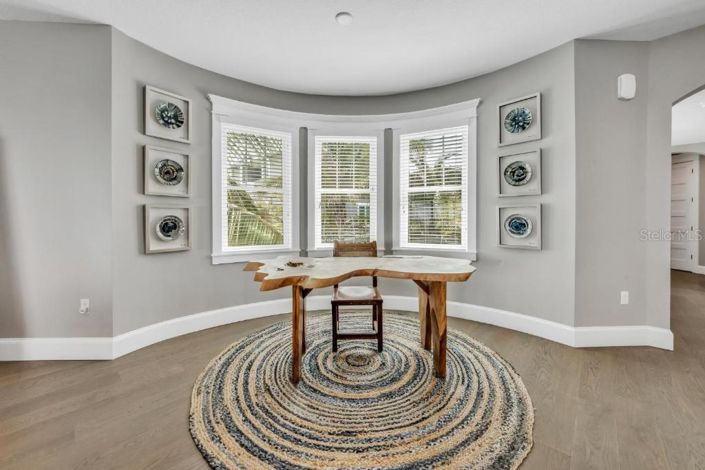 Image No.20-5 Bed Property for sale