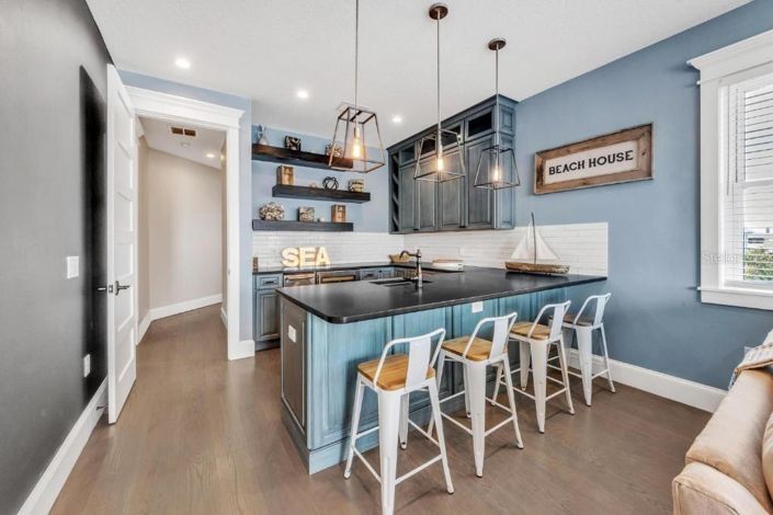 Image No.24-5 Bed Property for sale