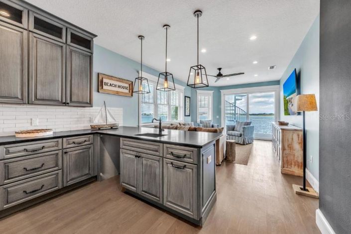 Image No.25-5 Bed Property for sale