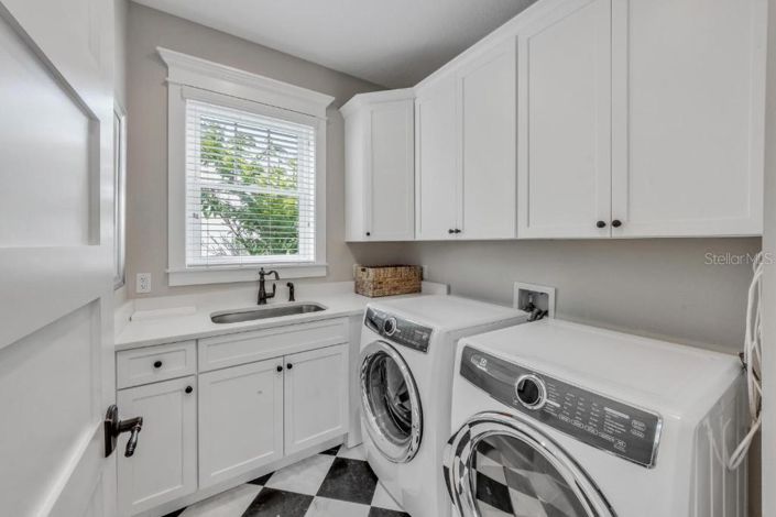 Image No.26-5 Bed Property for sale